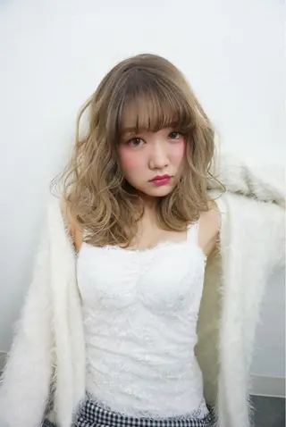 ミディアム カラー sharesalon セキケイタのヘアスタイル