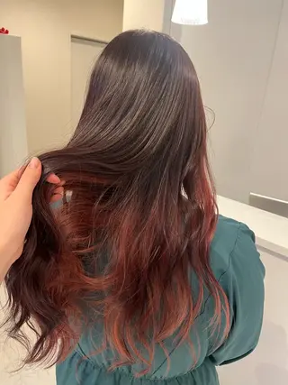 ロング カラー che're AMIE所属・山中 真紫のヘアスタイル