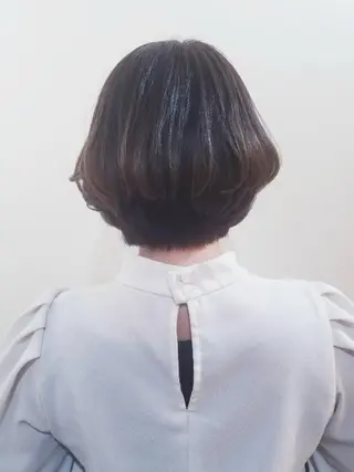 ショート カラー 🇰🇷透明感×ハイ トーン🌟tomoのヘアスタイル