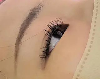 マツエク・マツパ 知久 絢音のヘアスタイル