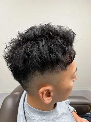 ショート パーマ メンズ 坂本 一真のヘアスタイル