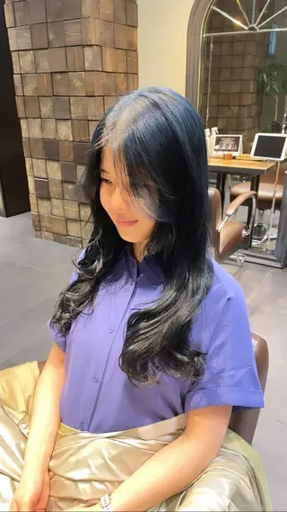 セミロング カラー ブリーチ＆縮毛矯正 🧸tomoki🧸のヘアスタイル