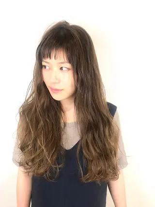 ロング カラー 韓国レイヤーカット/ ダブルカラーのヘアスタイル