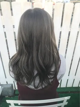 ショート ミディアム セミロング ロング カラー FOLK所属・白髪ぼかしハイライト バレイヤージュヤマトのヘアスタイル