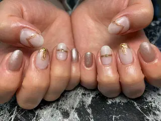 ショート ネイル ✴︎ Delightのネイルデザイン