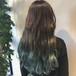 ロング カラー 荒木 依莉亜のヘアスタイル