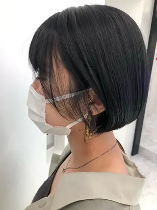 ショート カラー レイヤーカット 透明感カラーのヘアスタイル