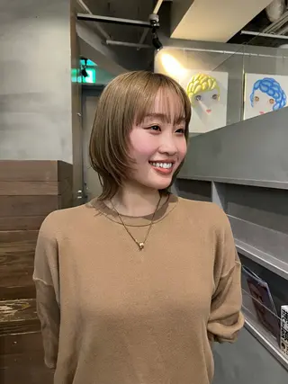 ミディアム ANTI KAHOのヘアスタイル