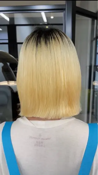 ショート け んブリーチ縮毛矯正のヘアスタイル