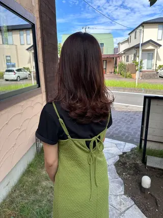 ロング カラー 梅津 桜子のヘアスタイル
