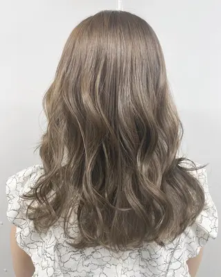 セミロング カラー LOBY所属・LOBY トモヤのヘアスタイル