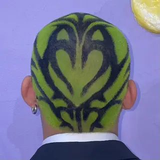 ショート カラー 👽KINA👽 派手髪🦖💖✨のヘアスタイル