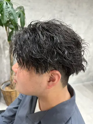 ショート パーマ メンズ ユウ🪄 パーマ指名No1のヘアスタイル