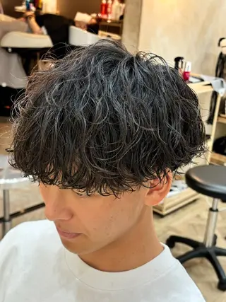 ショート パーマ メンズ パーマ職人DAIKI ツイスパ/波巻きのヘアスタイル