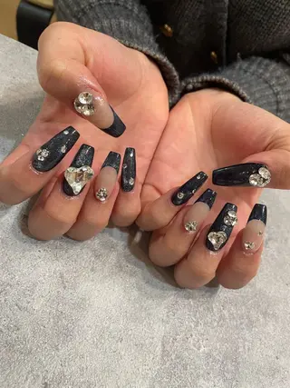 ネイル 黒沢 直子のネイルデザイン