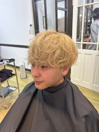 ショート カラー メンズ 小坂 ヒロのヘアスタイル