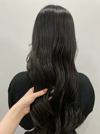 ロング カラー ニシザカ マナのヘアスタイル