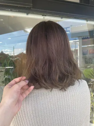 ミディアム カラー alu所属・マキノ キョウカのヘアスタイル