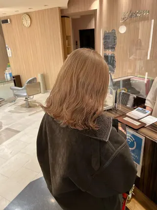 カラー 久永 菫のヘアスタイル