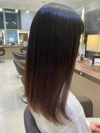 ミディアム パーマ エクステ／インナー カラー 礒野朱里のヘアスタイル