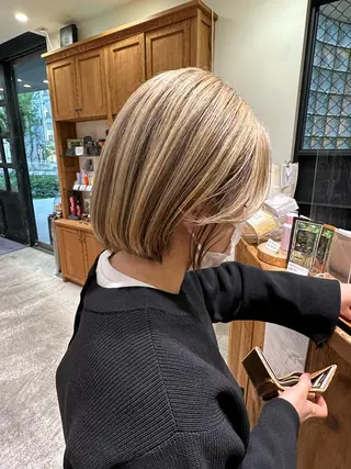 ミディアム 平野恵/透明感カラー ブリーチ/ボブのヘアスタイル