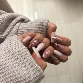 ネイル アンドルーチェ スクールの眉毛・アイブロウイメージ