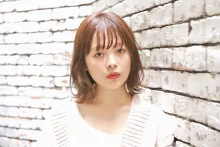 ミディアム 🔷ブリーチバレイヤ ージュ🔷飯野達也のヘアスタイル