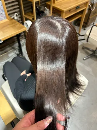 カラー 小林 睦季のヘアスタイル