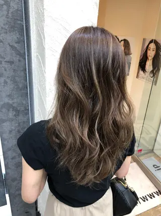 セミロング カラー AMI Hair  supply所属・髪質改善カラー 韓国風レイヤーのヘアスタイル