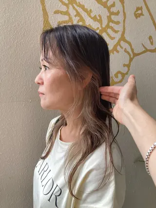 ロング hairroomsheeps所属・ハイトーン/ホワイト カラー/SHOKAのヘアスタイル