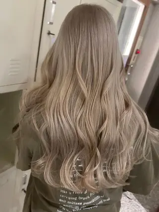 カラー ロング &.TIGRE KUMAMOTOのヘアスタイル