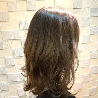 セミロング カラー LINK yumiのヘアスタイル