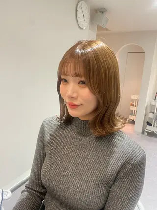 ミディアム 廣岡 采音のヘアスタイル