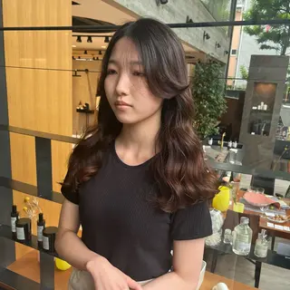 セミロング タンバルモリパーマ 礒井メンキのヘアスタイル