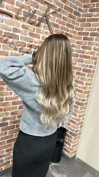 ロング カラー ギャルの革命児 秀斗のヘアスタイル