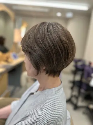 ショート カラー 高槻裕二 ショートボブ縮毛矯正のヘアスタイル