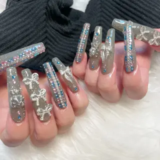 ネイル ゴテゴテ💙ワンホン リオナのネイルデザイン