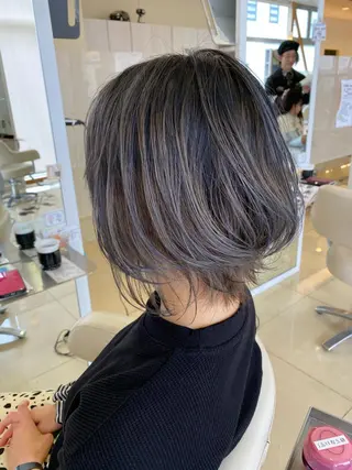 カラー 牧野 佳樹のヘアスタイル