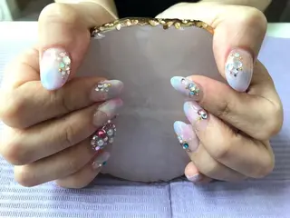 ネイル マツエク・マツパ 指名支持率NO.1 スタイリストのヘアスタイル