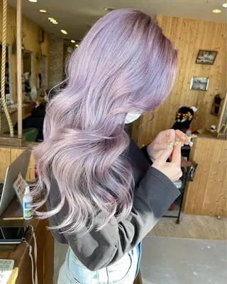 ロング 韓国レイヤー外国人風 透明感カラー髪質改善のヘアスタイル