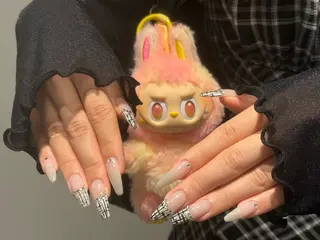セミロング She's nail Keitoのネイルデザイン