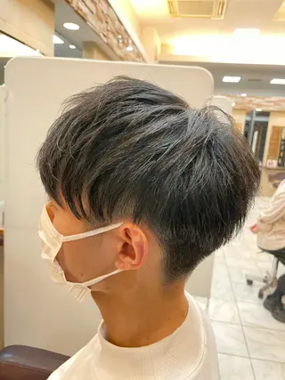 ショート 新籾 尚哉のヘアスタイル