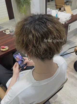 パーマ メンズ 透明感カラー／ 艶感カラー／RAMUのヘアスタイル