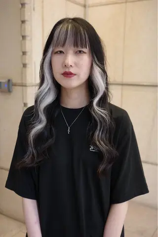 ロング カラー ハイトーンカラー ⭐️NAZUNAのヘアスタイル