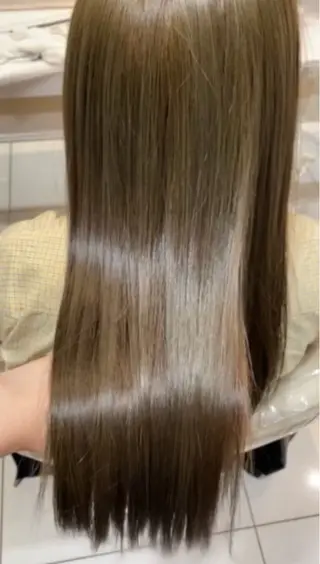 カラー 西 柚のヘアスタイル