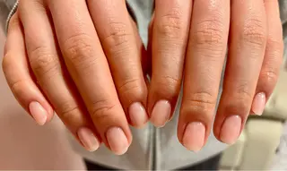 ネイル WHITE NAIL新潟店所属・koizumi risaのネイルデザイン