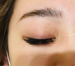 マツエク・マツパ アイブロウ オーロラ所属・AURORA RINAのマツエク・マツパデザイン