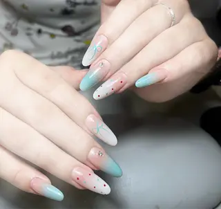 ネイル R's  Nail所属・LI KOのネイルデザイン