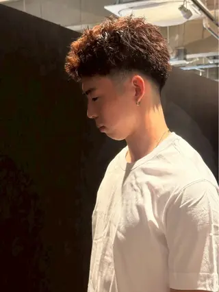 ショート カラー メンズ 金山駅前/メンズ パーマ/真柄 恒輝のヘアスタイル