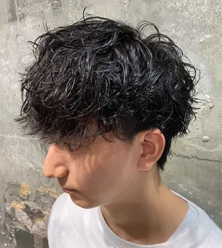 パーマ メンズ 窪田 欣恭のヘアスタイル